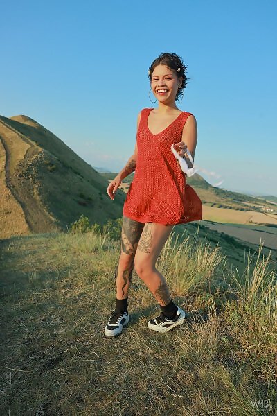 Lilith Baph in Great View from Watch 4 Beauty - 3/17