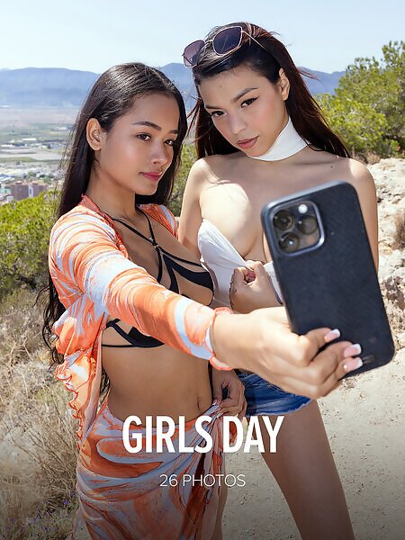 Liloo and Sky Moon in Girls Day - 17/17 Liloo and Sky Moon in Girls Day from Watch 4 Beauty - 17/17