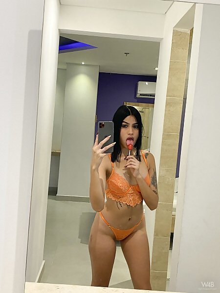 Selfie 4U: Just For You - 7/17 Selfie 4U: Just For You from Watch 4 Beauty - 7/17