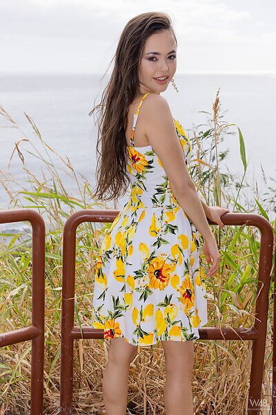 Li Moon in I love fresh air - 5/17 Li Moon in I love fresh air from Watch 4 Beauty - 5/17