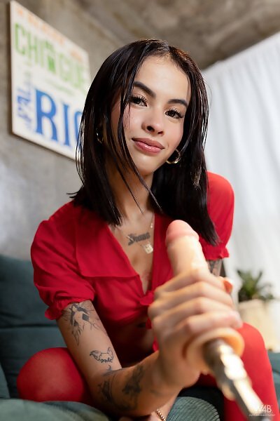 Valentina Smith in Look Closely from Watch 4 Beauty - 6/17