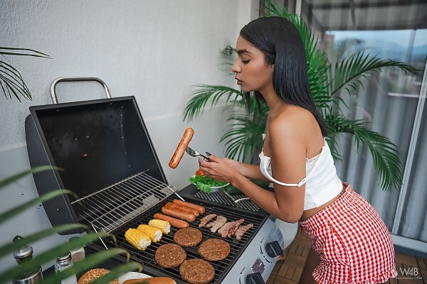 Why Effy in My Private Grill from Watch 4 Beauty - 8/17