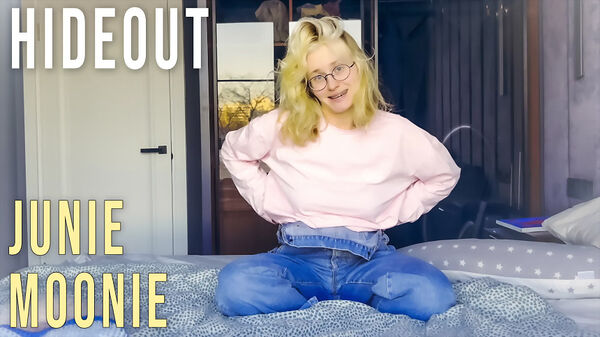Junie Moonie - Hideout at Girls Out West