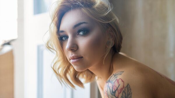 Cover featuring ROXYLOVE in Golden Princess from Suicide Girls