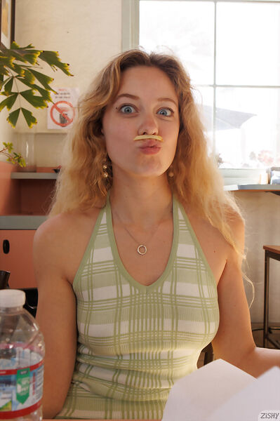 Download 87 photos from Zeta BB Low Maintenance Zeta BB Low Maintenance at Zishy