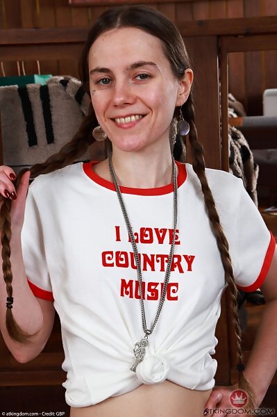 Sia Wood is just your average country gal - 1/20 Sia Wood is just your average country gal from ATK Hairy - 1/20