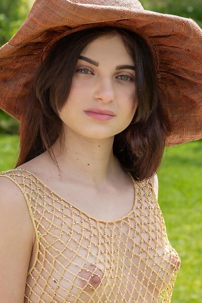 Zoelie in Natural Style by Deltagamma - 2/18 Zoelie in Natural Style by Deltagamma from Met Art - 2/18