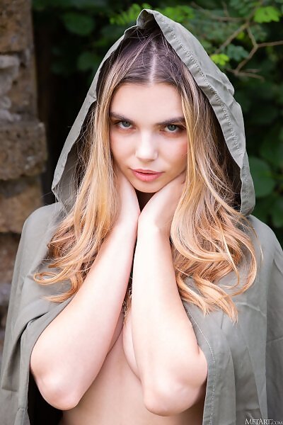 Annette in Mystic Attraction - 2/18 Annette in Mystic Attraction from Met Art - 2/18