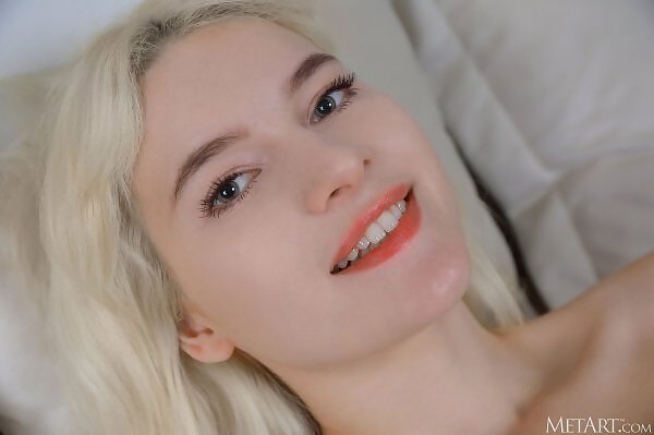 Presenting Miss Mia by Matiss - 14/16 Presenting Miss Mia by Matiss from Met Art - 14/16