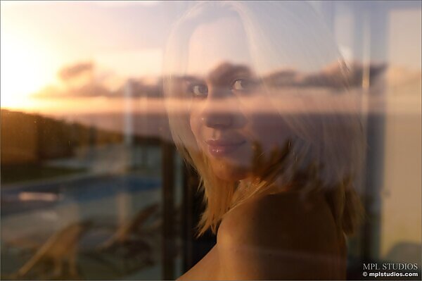 Lana Lane in Day Into Night - 1/12 Lana Lane in Day Into Night from MPL Studios - 1/12