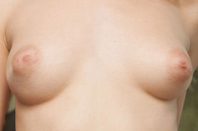 Samantha Fallon tits closeup