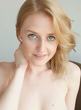 Jaqueline Sexy Pale Blonde