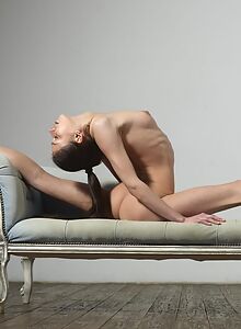 Athletic Eva stretches naked to show off her amazingly flexible body