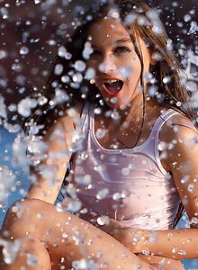 Sexy nude girl nude in the waves