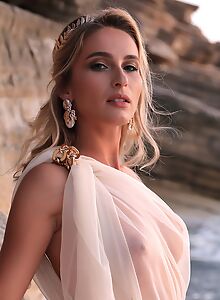 Gorgeous blonde babe nude at the beach