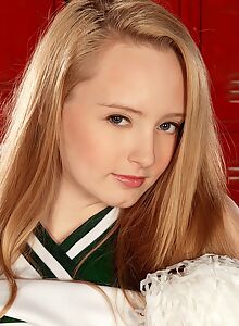 Cute cheerleader stripping for you