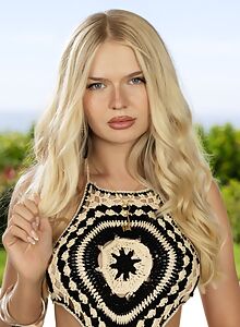 Lulu Romanova Flawless Blonde