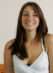 Brunette amateur pulls down her panties