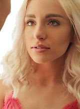 Gorgeous blonde Naomi Woods getting licked and fucked