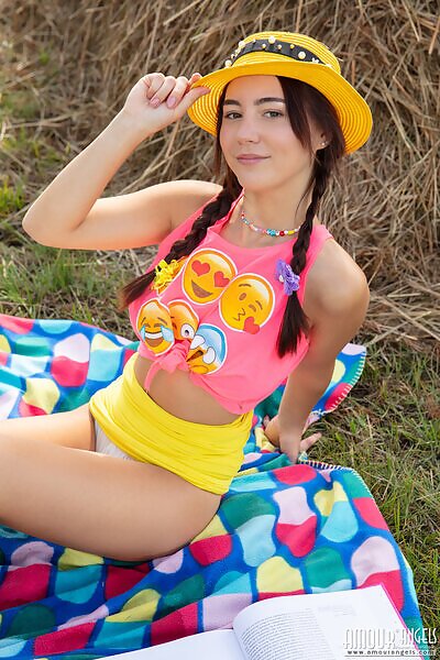 Aura in Beautiful Afternoon from Amour Angels - 5/20