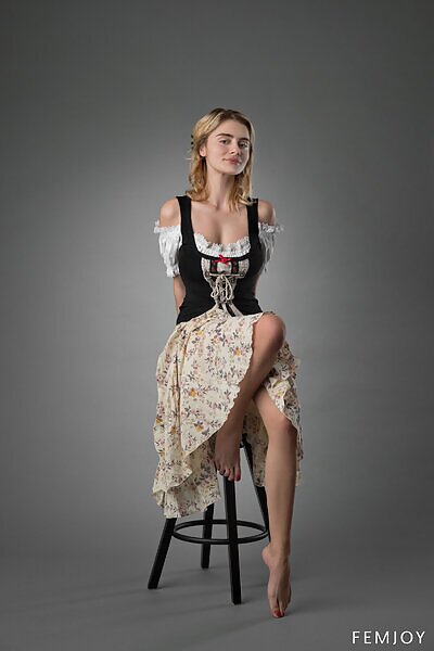 Marria Leeah in Flowers in the Hair from Femjoy - 2/11