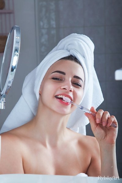 V-Elle-ntine featuring Elle Mira by Rylsky from Rylsky Art - 3/16