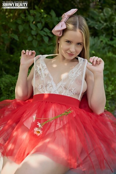 Neu Ling in Wildflower Kiss from Showy Beauty - 4/20