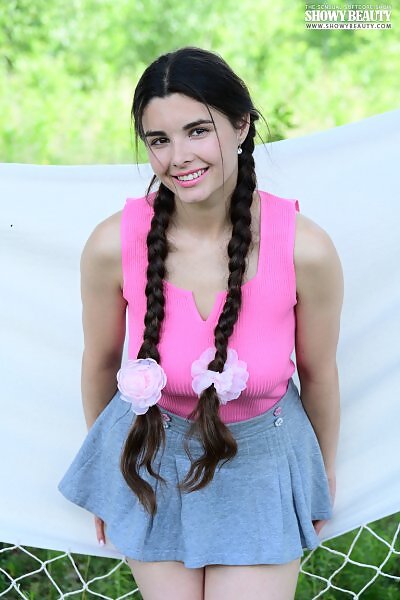 Sofa in Hammock from Showy Beauty - 2/20