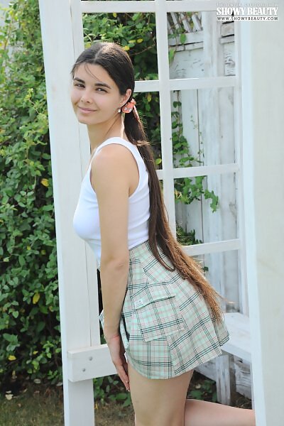 Sofa in Hot Moment from Showy Beauty - 5/20