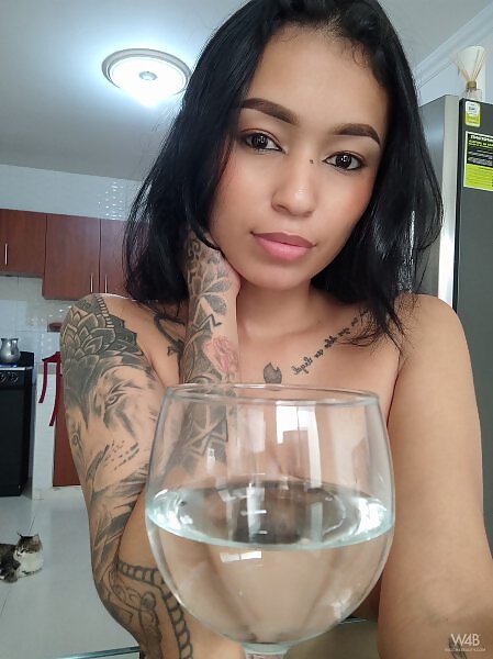 Alexa Belluci in Selfie 4U: My Big Breasts from Watch 4 Beauty - 9/17