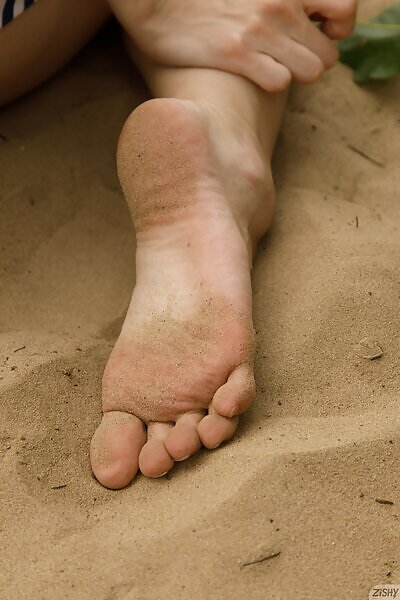 Ariel Gossimer in Tease By The Sea 2 - 7/12 Ariel Gossimer in Tease By The Sea 2 from Zishy - 7/12