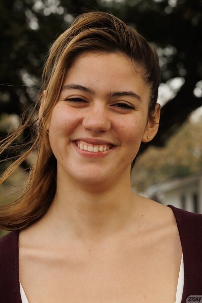 Ellie Nova Barefoot Cake 1 - 5/16 Ellie Nova Barefoot Cake 1 from Zishy - 5/16