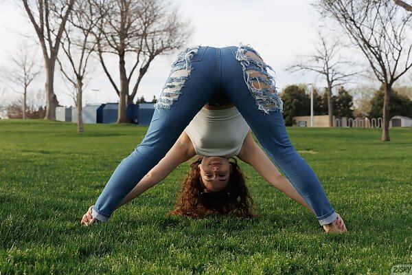 Marie Gaudin in Torn Edges 2 from Zishy - 4/16