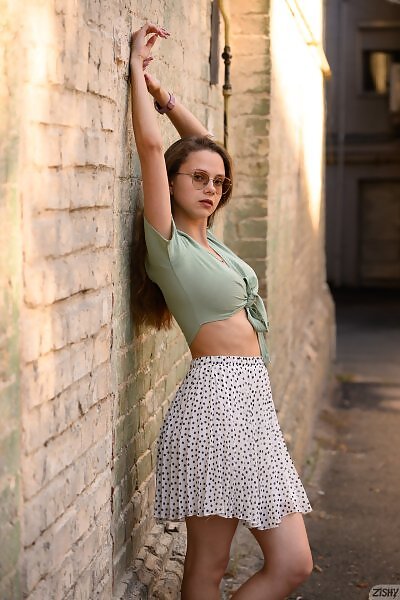 Mia Key in Smooth Transistions from Zishy - 3/16