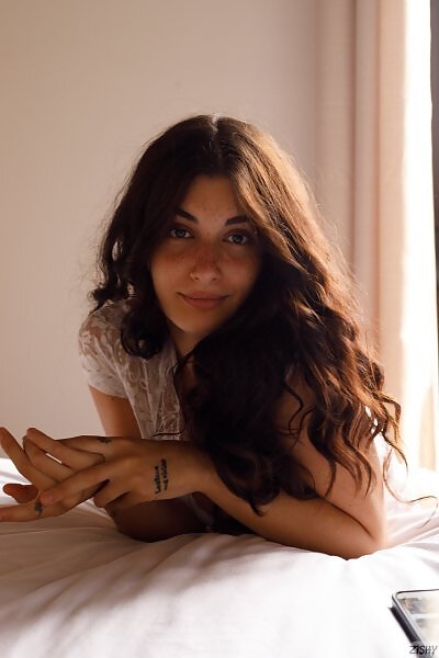 Sary Gimalda Chill Guy Bed 1 - 10/16 Sary Gimalda Chill Guy Bed 1 from Zishy - 10/16
