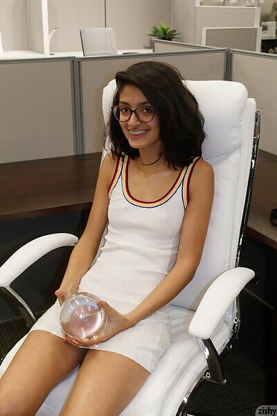 Ushna Malik in Taking Care of Business - 8/12 Ushna Malik in Taking Care of Business from Zishy - 8/12